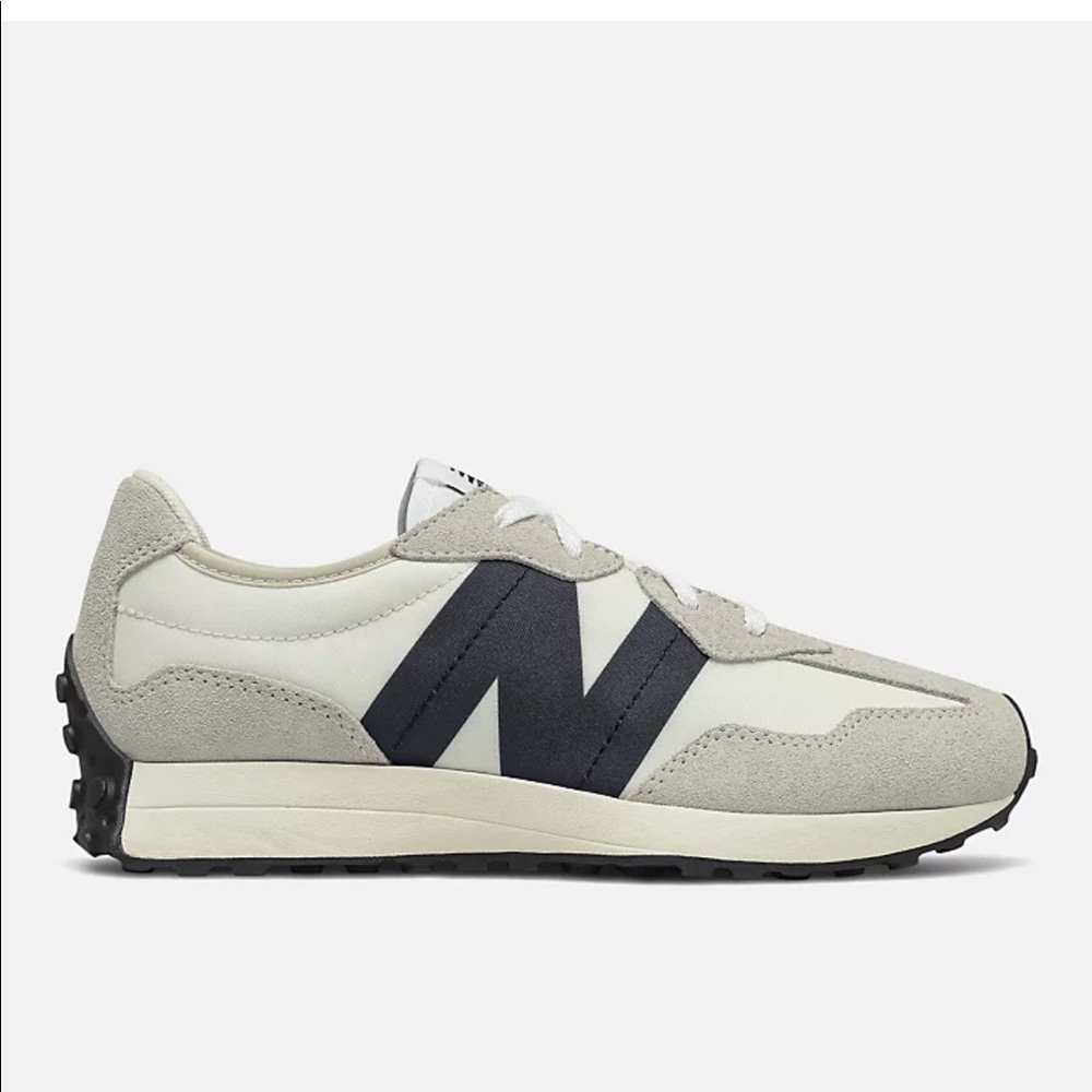 NWOT/New Balance 327 Silver Birch with Black